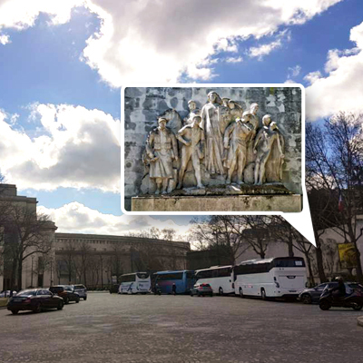 [오전 7시] Trocadéro 5번 출구에서 50m 이동후 위치한 Monument aux morts. Trocadero 앞<br> • 주소 : 62 Place du Trocadéro et du 11 Novembre, 75116 Paris, 프랑스